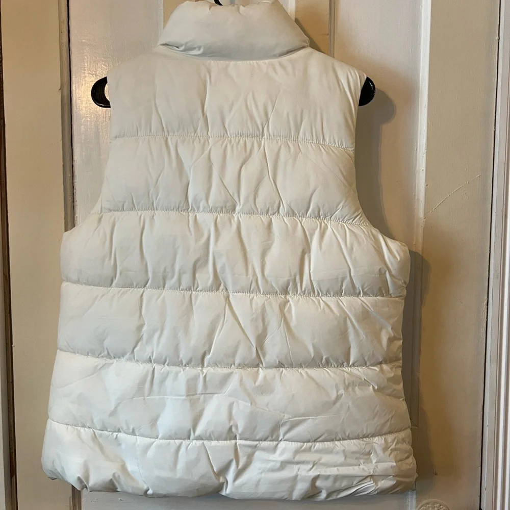 Old Navy White Puffer Vest - Picture 3 of 7